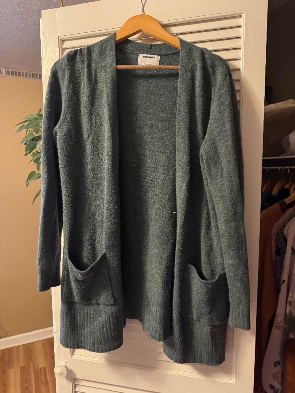 Old navy cardigan